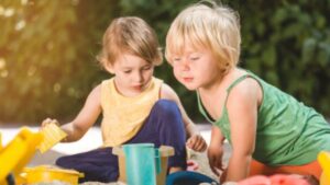 Leia mais sobre o artigo Brincadeiras ao ar livre: confira 7 ideias para as crianças