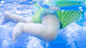 Leia mais sobre o artigo Qual é a melhor fralda para piscina? Guia definitivo!