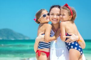 Leia mais sobre o artigo O que levar para praia com criança? Checklist para evitar perreguens