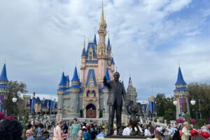 Leia mais sobre o artigo Quanto custa viajar para a Disney? 💸 Maio de 2024 a abril de 2025