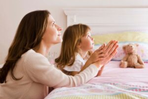 Leia mais sobre o artigo Oração para a criança dormir: 5 sugestões abençoadas 