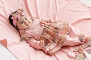 Leia mais sobre o artigo Saída de maternidade para menina: 8 modelos encantadores