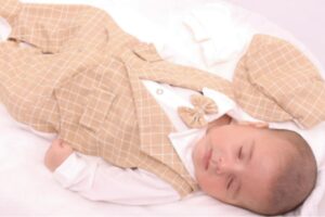 Leia mais sobre o artigo Saída de maternidade para menino: veja 7 modelos lindos