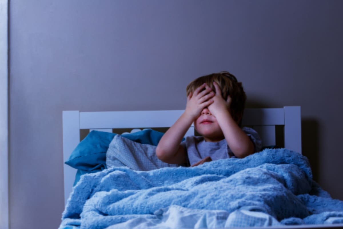 Você está visualizando atualmente O que fazer para criança perder o medo de dormir sozinha? 