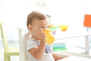 Leia mais sobre o artigo Quanto tempo um bebê usa a cadeira de alimentação? Descubra!